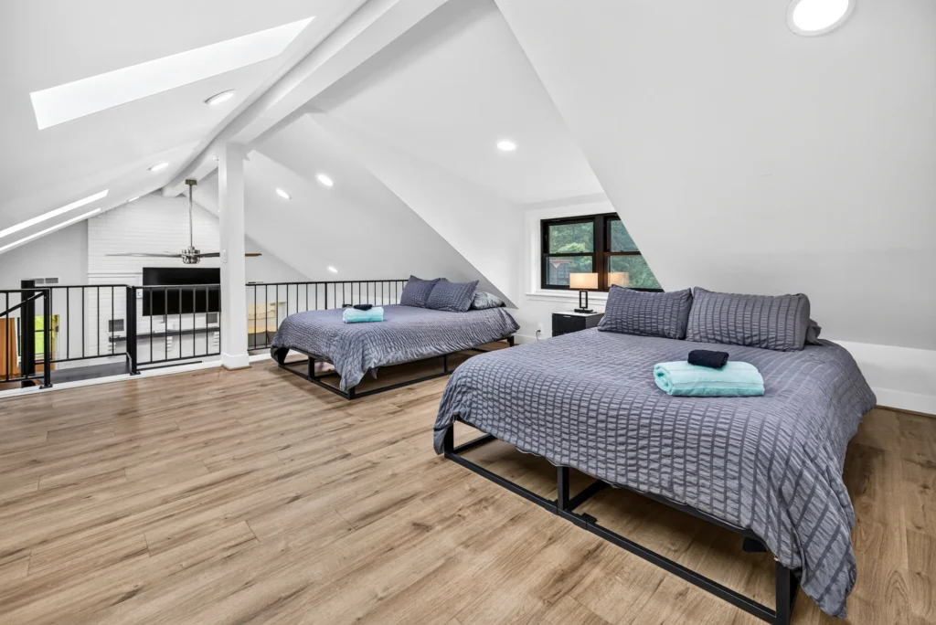 Loft with two queen beds